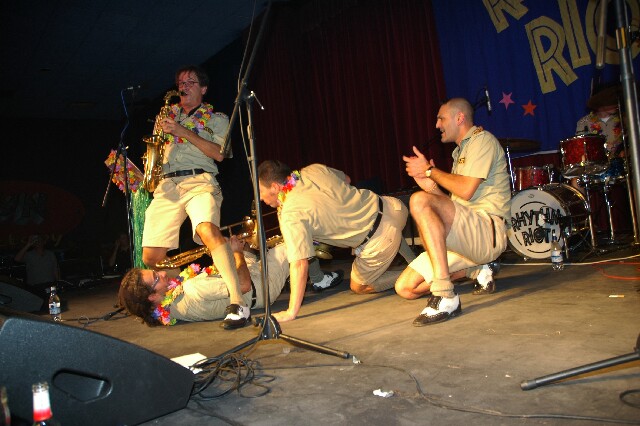 min 2005 11 27 riot 646
